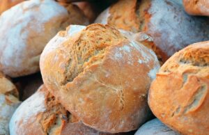 Απλό αλλά Νόστιμο Ψωμί Ψωμί