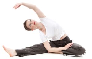 5 Απλές Ασκήσεις που Μπορείτε να Κάνετε στο Σπίτι για να Ενισχύσετε την Ενέργεια και τη Διάθεση Fitness